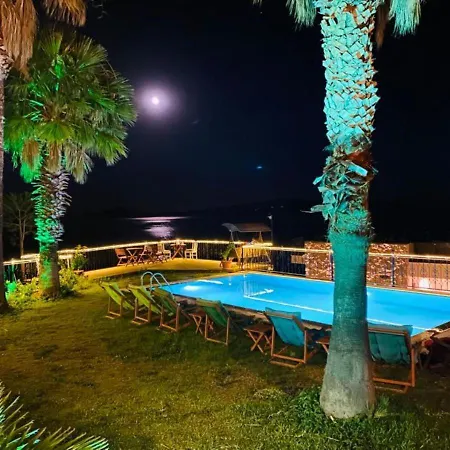Carla Hotel