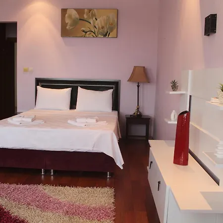 Carla Hotel *